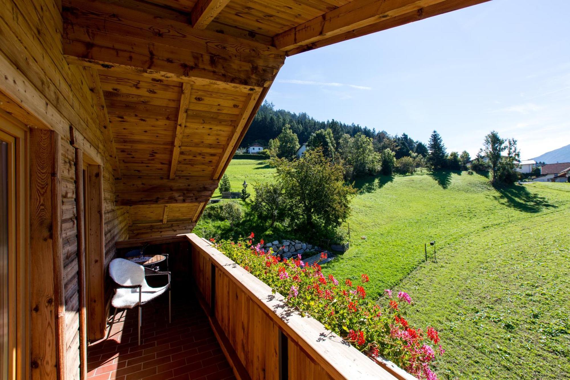 Apartment Wiesenhof - Natur & Weitblick Ueber Innsbruck - Ladestation Fuer Elektroautos Exterior foto